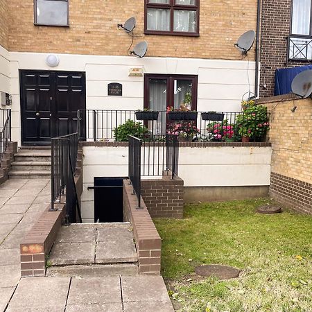 London Flat Close To Canary Wharf & Greenwich O2 Apartment Exterior photo